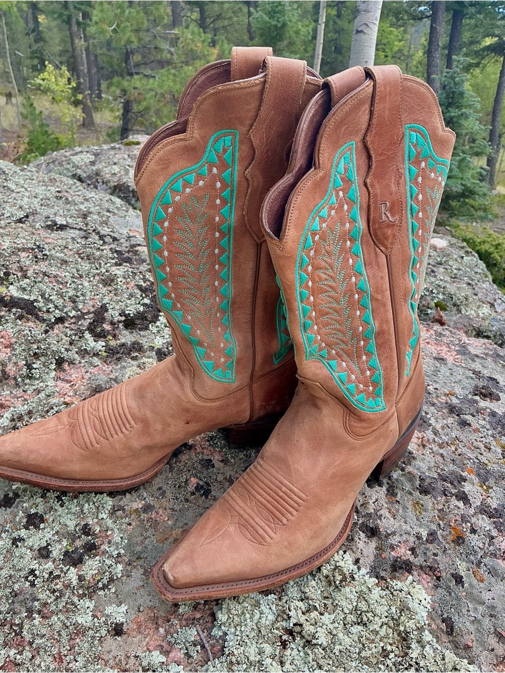 Vintage Justin Western Roper Boots 9.5B
Tan Leather SW Embroidery Made in USA
